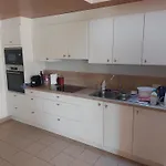 Nivekerke 8 Nieuwmunster De Haan, 4-bedroom House For 4 To 6 People, Between Wenduine, 1 Km, And De Haan, 2 Km, 500 Meters From The Beach,15 Min From Bruges, Ostend And Knokke, Fenced Garden, Bed Linen And Towels Provided, Pet Allowed, On Dem *