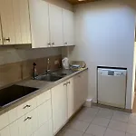 Nivekerke 8 Nieuwmunster De Haan, 4-bedroom House For 4 To 6 People, Between Wenduine, 1 Km, And De Haan, 2 Km, 500 Meters From The Beach,15 Min From Bruges, Ostend And Knokke, Fenced Garden, Bed Linen And Towels Provided, Pet Allowed, On Dem