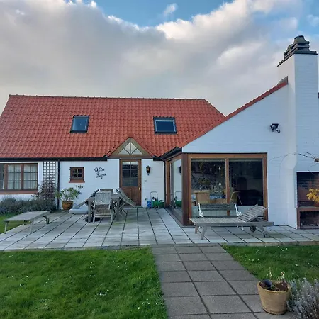 Nivekerke 8 Nieuwmunster De Haan, 4-bedroom House For 4 To 6 People, Between Wenduine, 1 Km, And De Haan, 2 Km, 500 Meters From The Beach,15 Min From Bruges, Ostend And Knokke, Fenced Garden, Bed Linen And Towels Provided, Pet Allowed, On Dem Дом отдыха *