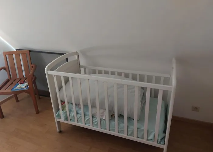 Nivekerke 8 Nieuwmunster De Haan, 4-bedroom House For 4 To 6 People, Between Wenduine, 1 Km, And De Haan, 2 Km, 500 Meters From The Beach,15 Min From Bruges, Ostend And Knokke, Fenced Garden, Bed Linen And Towels Provided, Pet Allowed, On Dem Holiday home